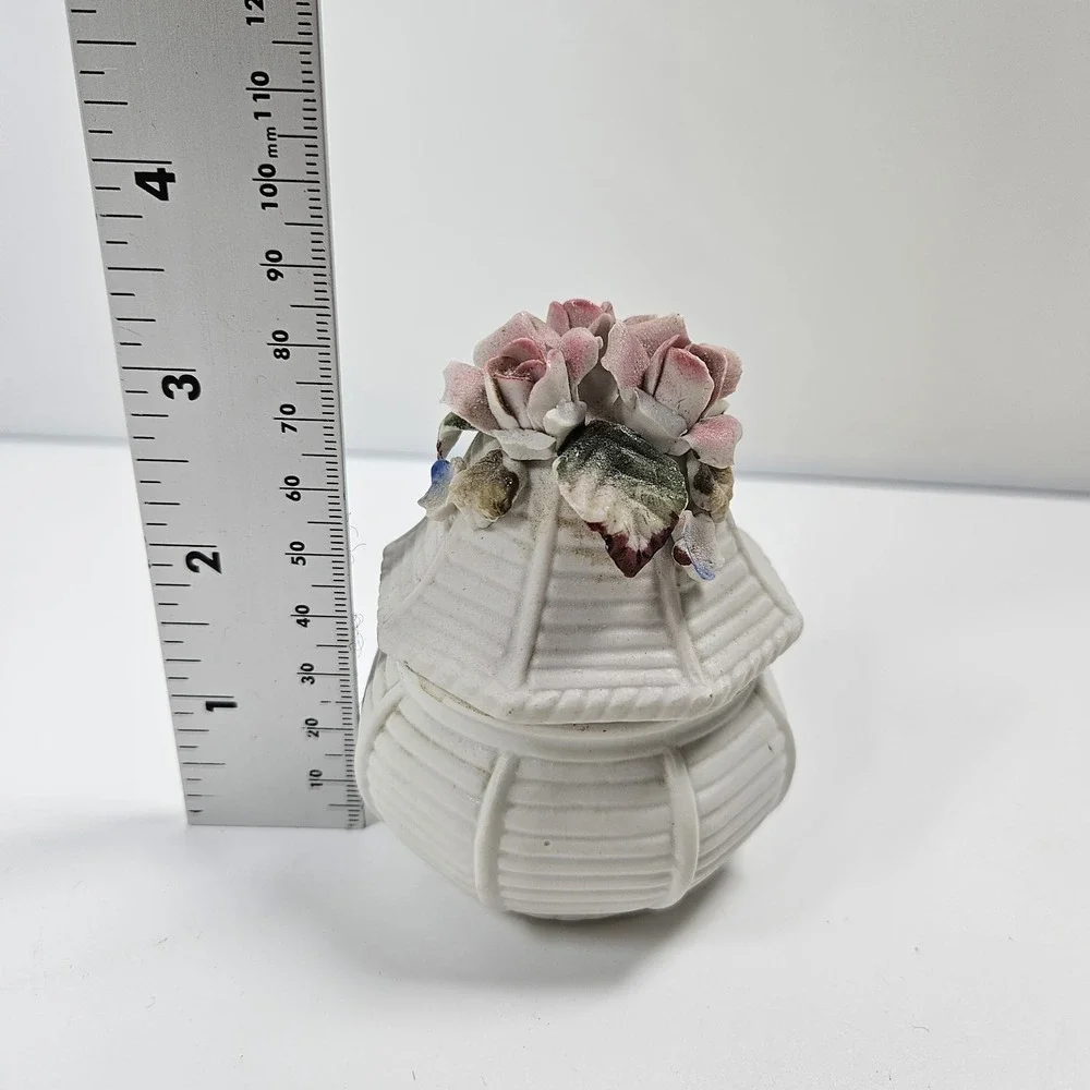 Vintage VTG Vase Raised Floral Decoration Ceramic‎ Glazed Jewelry Box Trinket